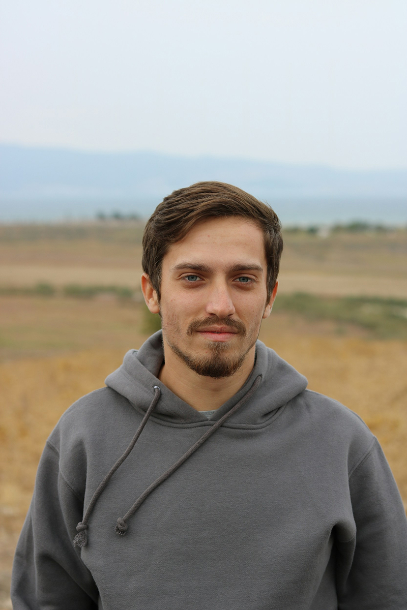 Андрей Лесников